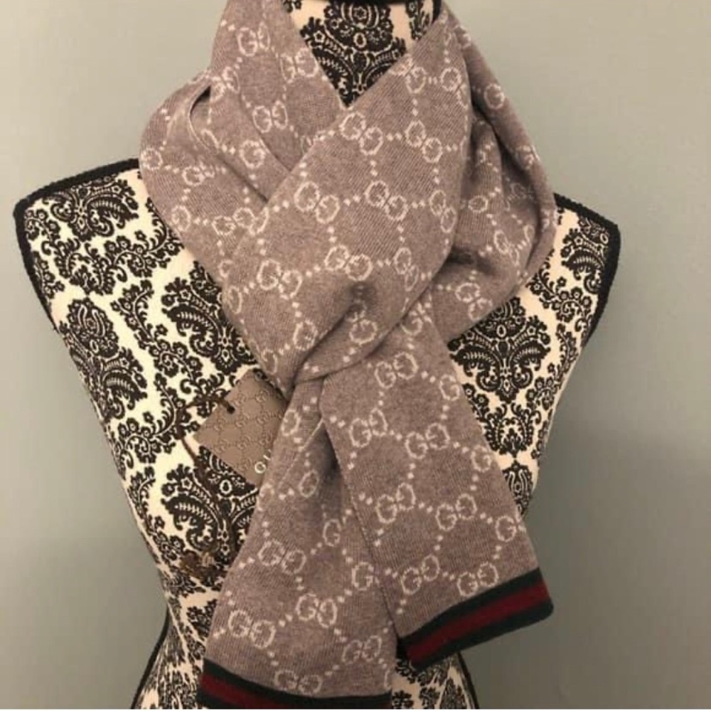 Women’s Gucci Scarf AUTHENTIC